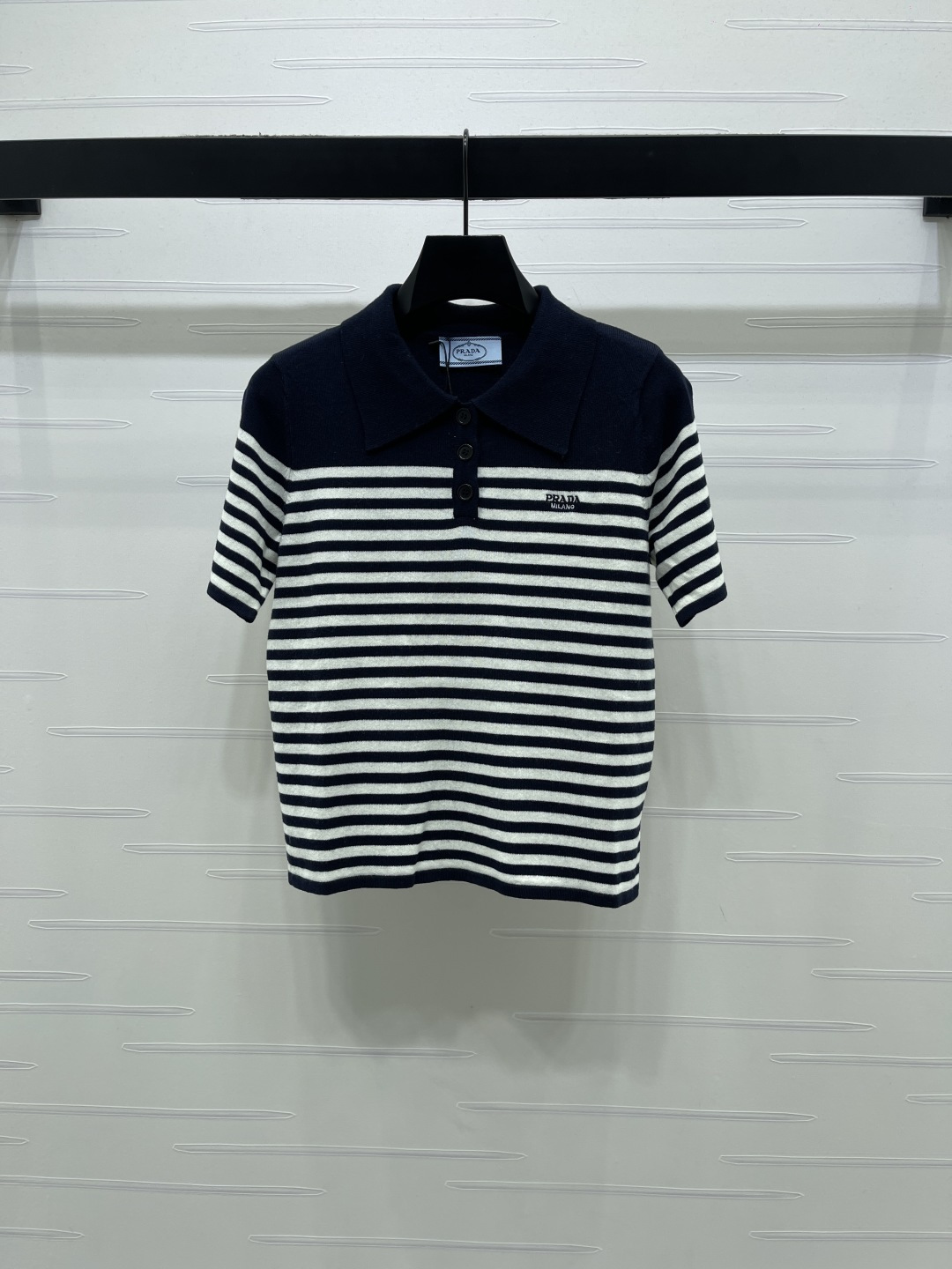 Women's short sleeves
